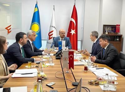В Турции состоялась встреча вице-министра туризма и спорта Казахстана Серика Жарасбаева, с президентом Всемирной конфедерации этноспорта Билалом Эрдоганом